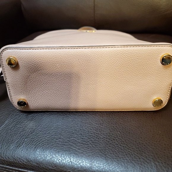 Backpack - Picture 3 of 4